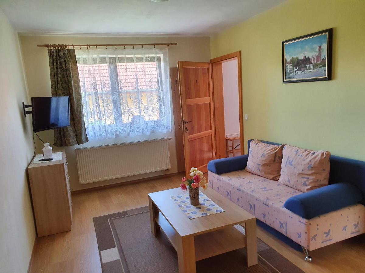 Privat Bartky Apartment Vrbov Ngoại thất bức ảnh
