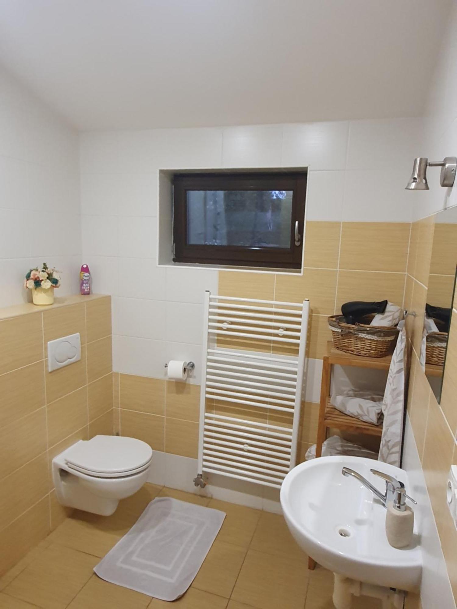 Privat Bartky Apartment Vrbov Ngoại thất bức ảnh